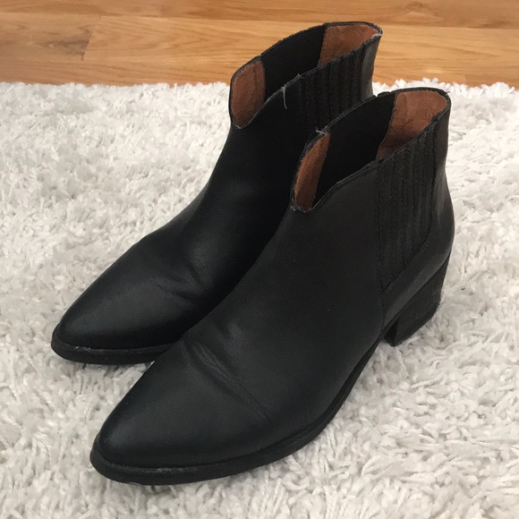 Madewell black Chelsea boots good for fall - Picture 4 of 10